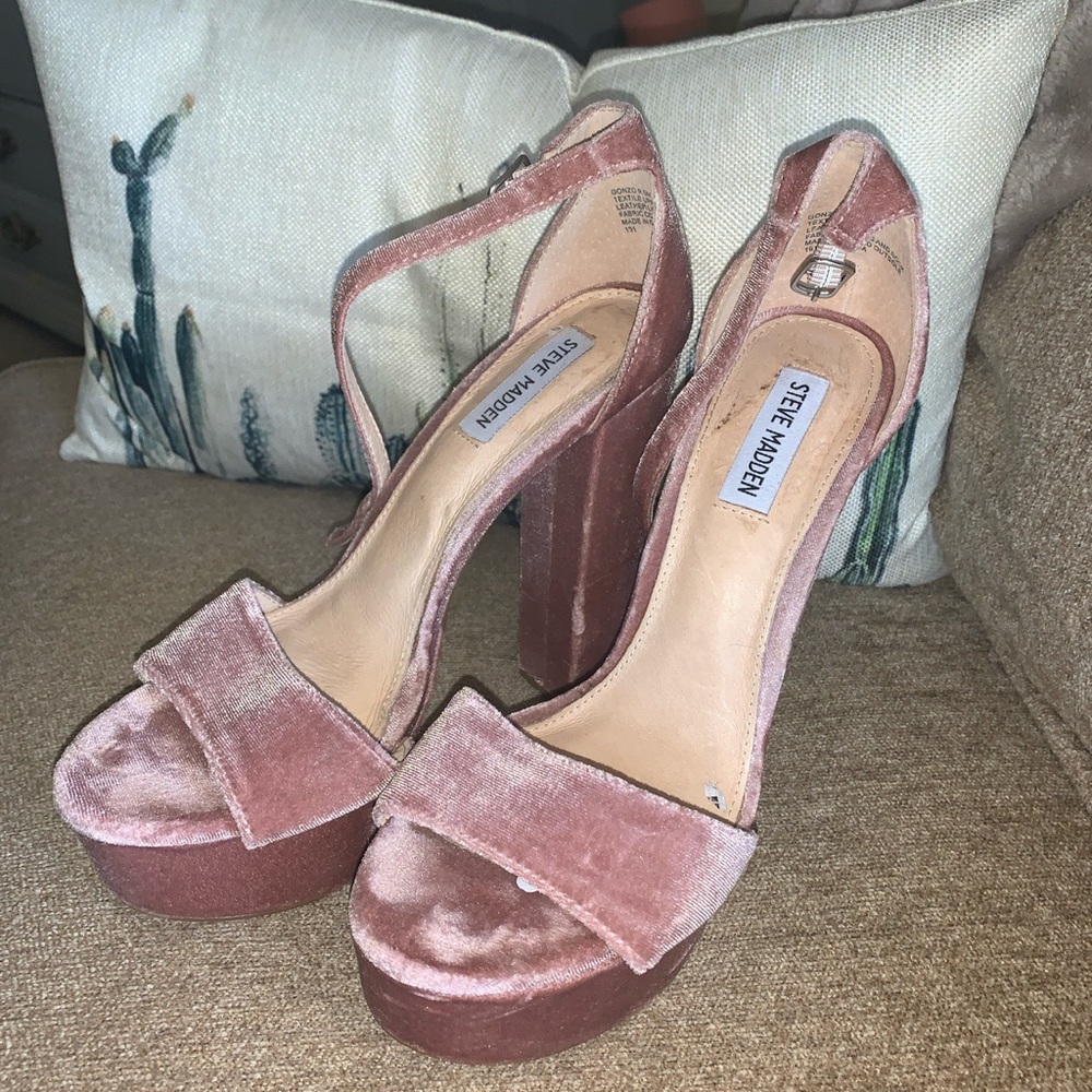 steve madden velevt pink heels